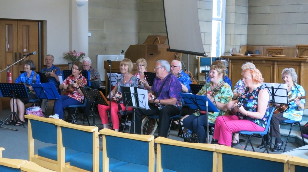 Dee Ukes performing at Fintry Church Gala Day 2016